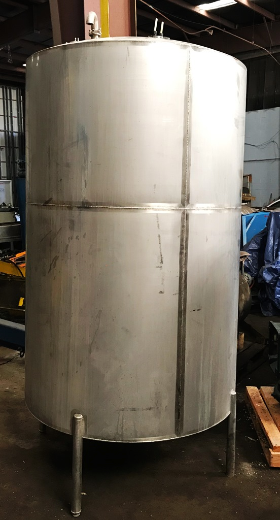 800 Gallon Capacity Vertical Stainless Steel Tank, Manufactured by Quality Stainless & Controls