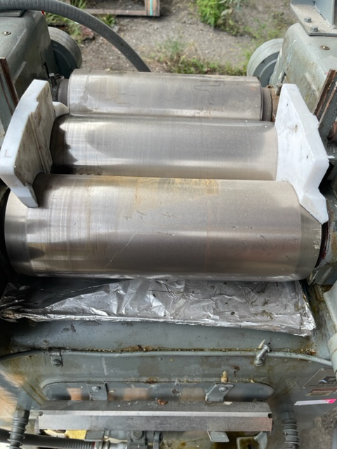 original-used-jh-day-three-roll-dispersion-mill-used-serial-1994-model-w10-5-diameter-x-12-8.jpg