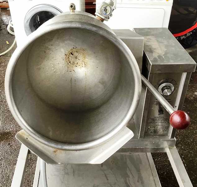 original-used-south-bend-steam-master-electric-tilting-kettle-model-kect-06-4.jpg