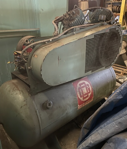 original-used-30-hp-air-compressor-cooper-industries-gardner-denver-two-stage-model-avlrvb-1.jpg