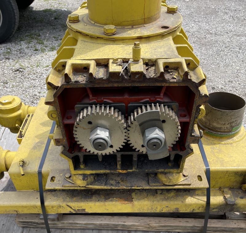 original-used-roots-positive-truck-blower-3.jpg