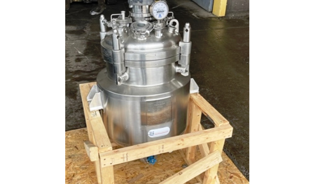 Reactor Stainless Steel 65 Liter Capacity Jacketed 50 PSI MAWP. w/Lightning Mixer 1/2 HP Stainless Technology Mfg.